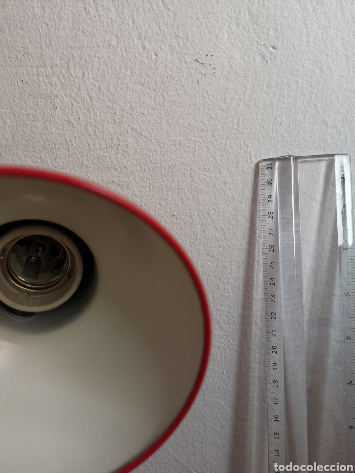 Segunda mano: L&aacute;mpara de despacho roja vintage - Foto 3