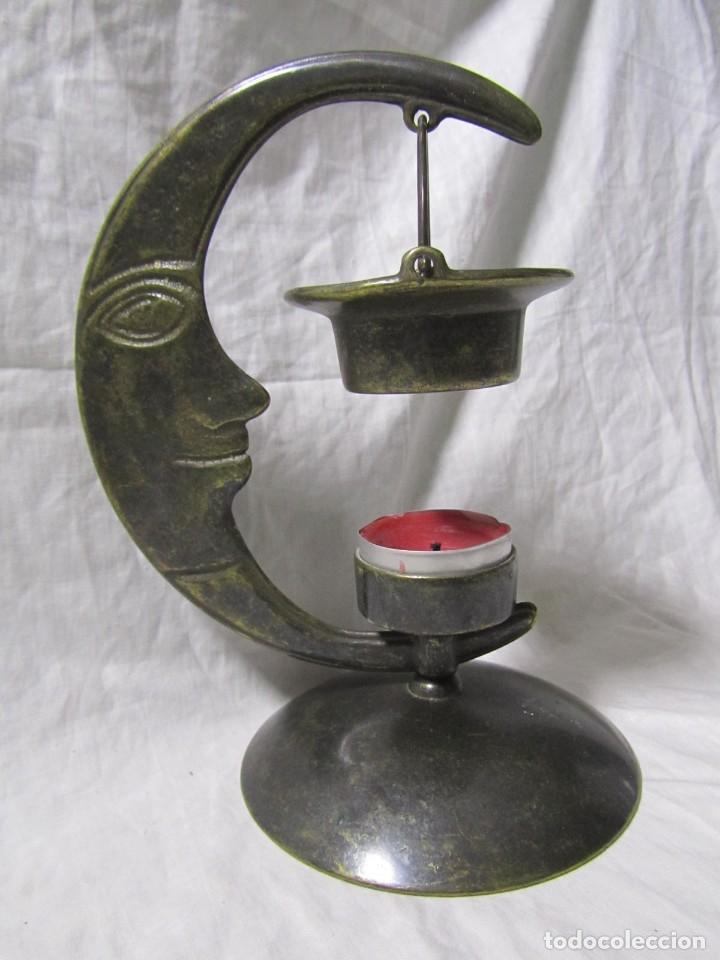 Segunda mano: Ambientador de bronce con vela, forma de luna - Foto 2