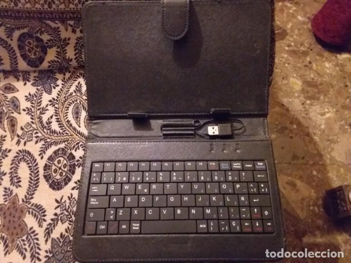 Segunda mano: Funda protectora con teclado. Tablets 7 pulgadas - Foto 1
