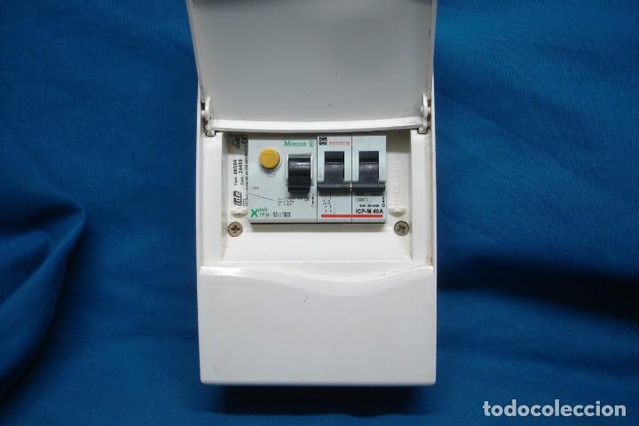 Segunda mano: CUADRO PROTECCI&Oacute;N EL&Eacute;CTRICO DE UNA CABINA LUXURA - Foto 1