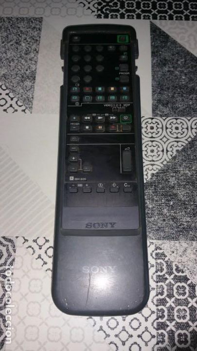 Segunda mano: Mando a distancia doble cara SONY RM 826 - Foto 1