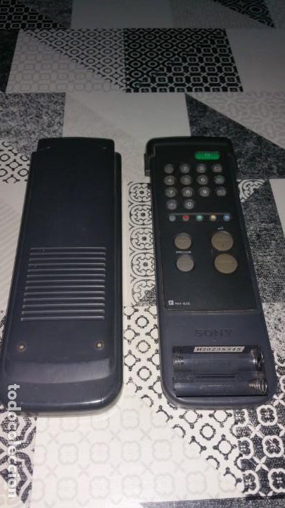 Segunda mano: Mando a distancia doble cara SONY RM 826 - Foto 3