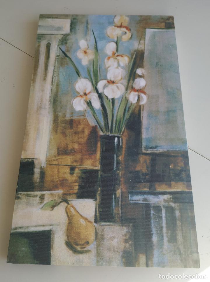 Segunda mano: Cuadro lienzo sobre bastidor. Flores y pera. 51x30 - Foto 2