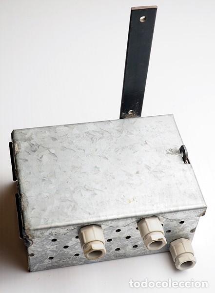 Segunda mano: Caja met&aacute;lica para montaje electr&oacute;nico - Foto 2