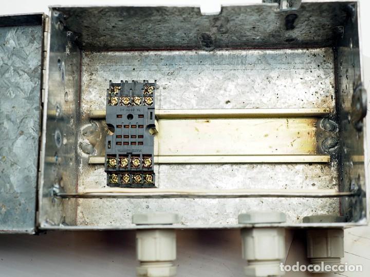 Segunda mano: Caja met&aacute;lica para montaje electr&oacute;nico - Foto 4