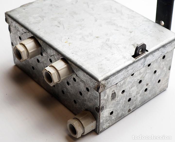 Segunda mano: Caja met&aacute;lica para montaje electr&oacute;nico - Foto 8