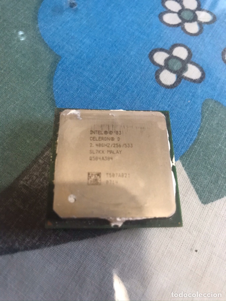 Segunda mano: Microprocesador Intel Pentium Celeron 2.4Ghz socket 478 - Foto 1