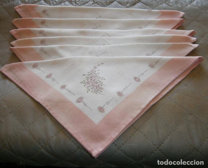 Segunda mano: seis servilletas de postre 22 cms x 22 cms en borde rosa - Foto 1