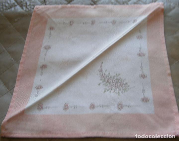 Segunda mano: seis servilletas de postre 22 cms x 22 cms en borde rosa - Foto 2