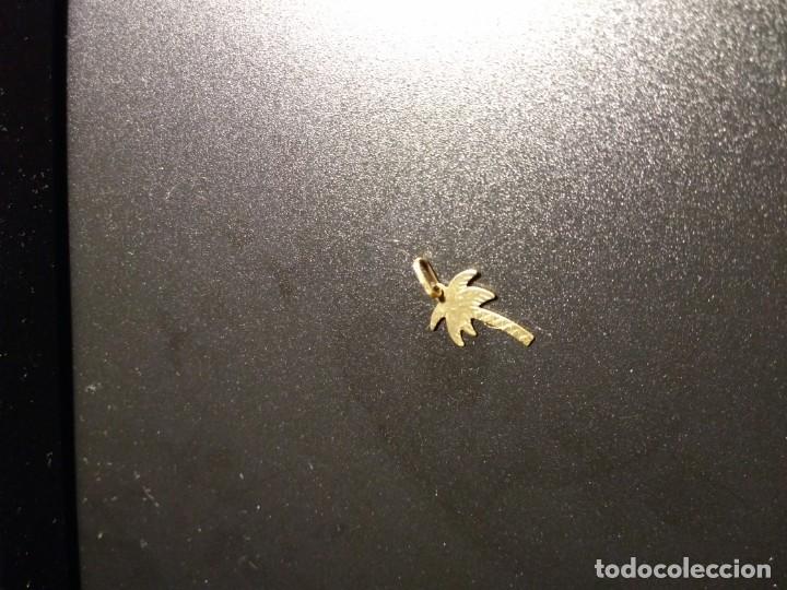 Segunda mano: Colgante palmera dorado 1,4 cm. - Foto 1