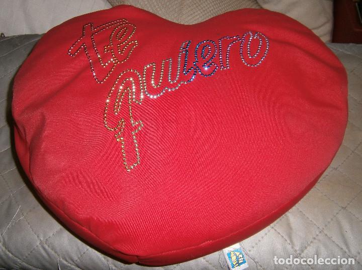 Segunda mano: cojin en forma de corazon con el nombre te quiero - Foto 1