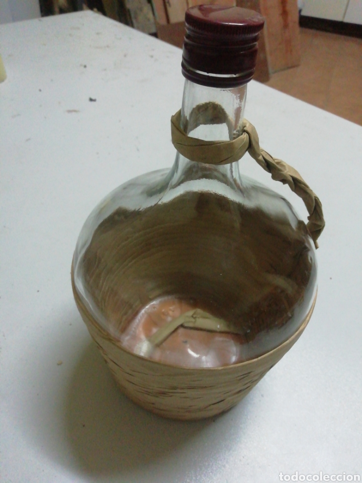 Segunda mano: Damajuana forrada de papel - Foto 1