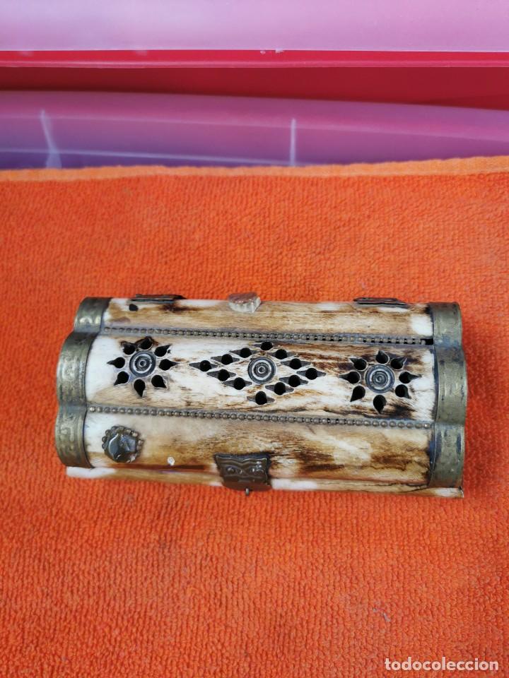 Segunda mano: Caja joyero de hueso con detalles - Foto 2