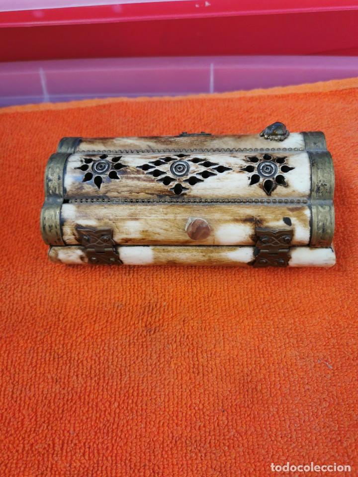 Segunda mano: Caja joyero de hueso con detalles - Foto 3