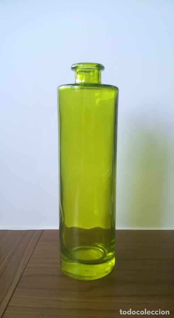 Segunda mano: JARRON BOTELLA VERDE CRISTAL - Foto 1