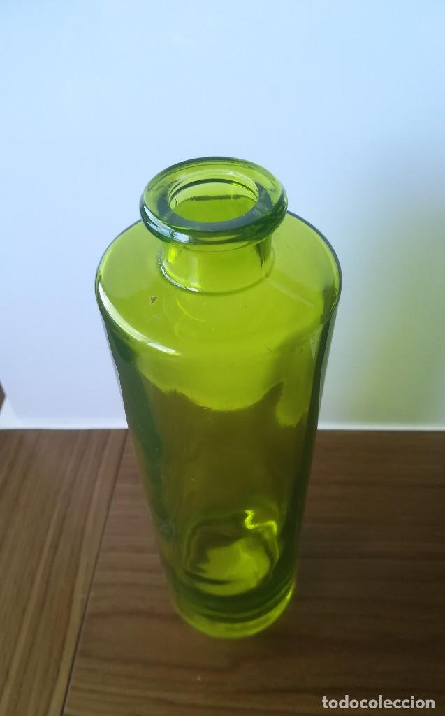 Segunda mano: JARRON BOTELLA VERDE CRISTAL - Foto 3