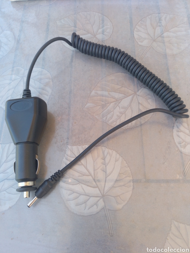Segunda mano: CARGADOR MECHERO SALIDA 45V 800MA - Foto 1