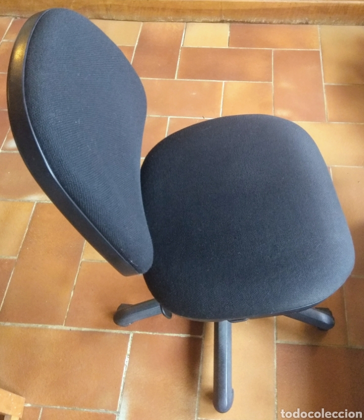 Segunda mano: Silla Dauphin. Giratoria negra. - Foto 4