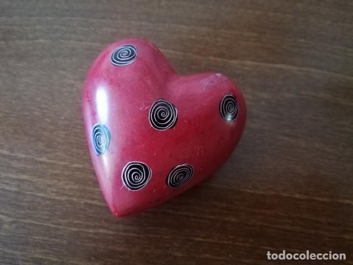 Segunda mano: PISAPAPELES EN FORMA DE CORAZ&Oacute;N. 200 GRS. - Foto 2