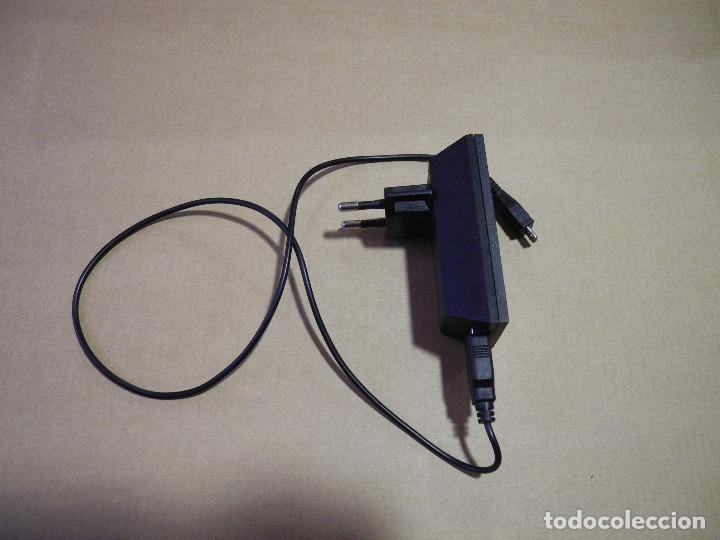Segunda mano: Cargador para telefono m&oacute;bil HTC - Foto 2