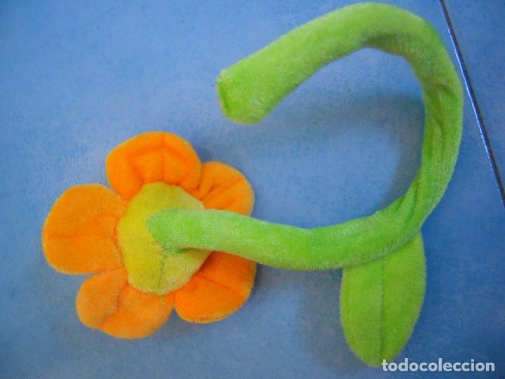 Segunda mano: Peque&ntilde;a flor de felpa - Foto 3