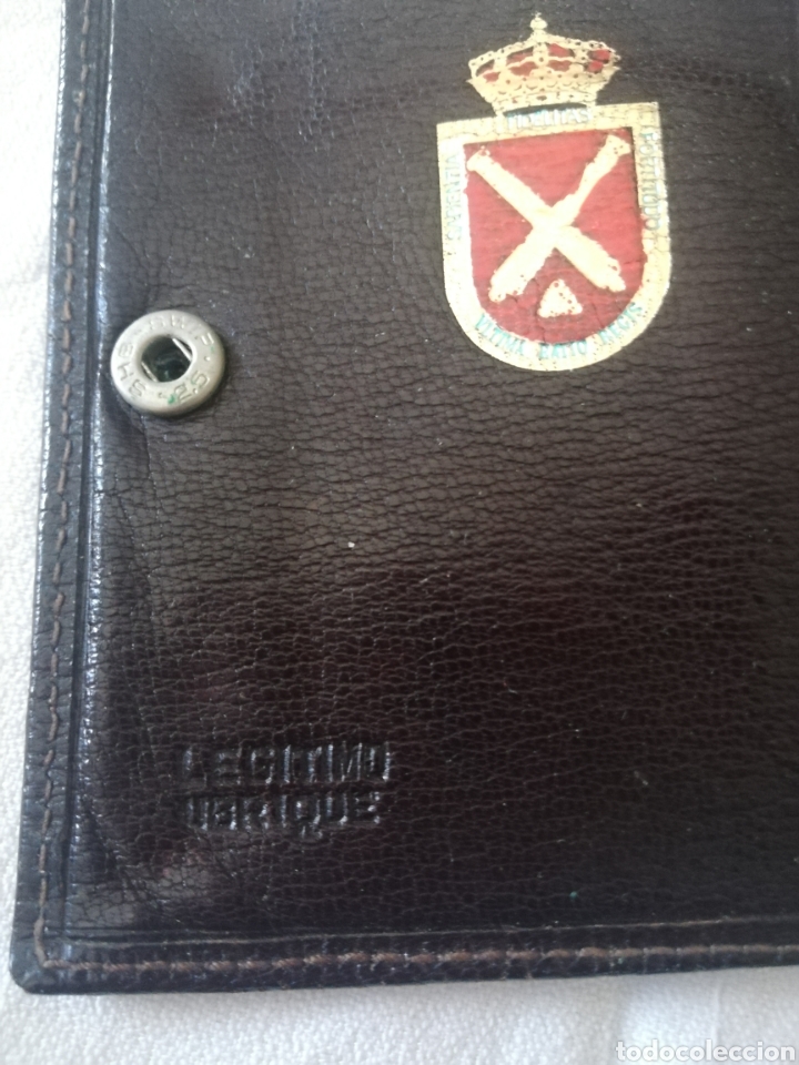 Segunda mano: Cartera de piel de Ubrique con escudo del ej&eacute;rcito - Foto 2