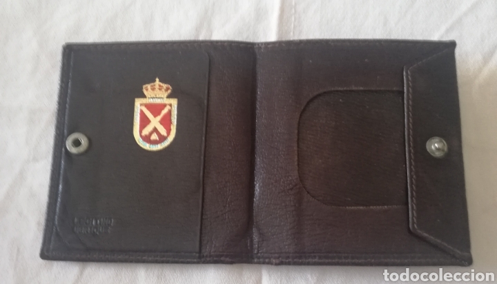 Segunda mano: Cartera de piel de Ubrique con escudo del ej&eacute;rcito - Foto 1