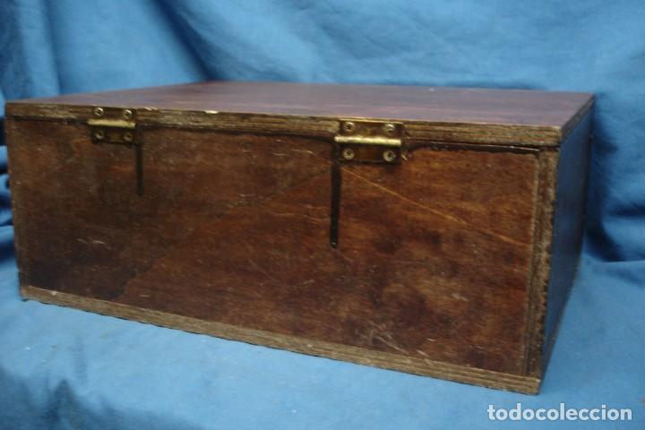 Segunda mano: ANTIGUA CAJA DE MADERA CON INSTRUMENTOS DE MEDIDA - Foto 9
