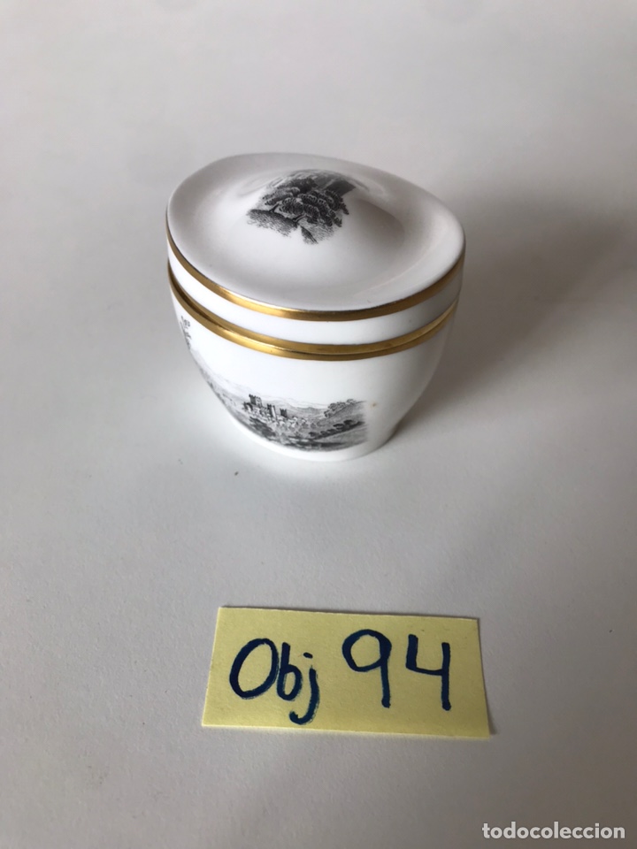 Segunda mano: PASTILLERO DE PORCELANA - Foto 1