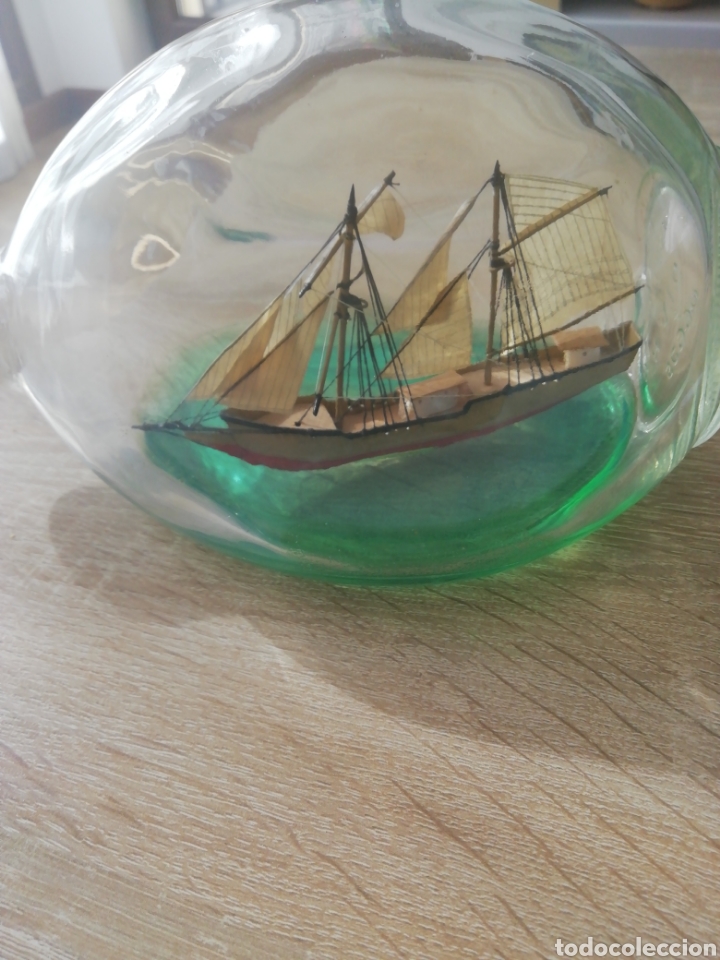 Segunda mano: Botella de cristal con barco - Foto 2