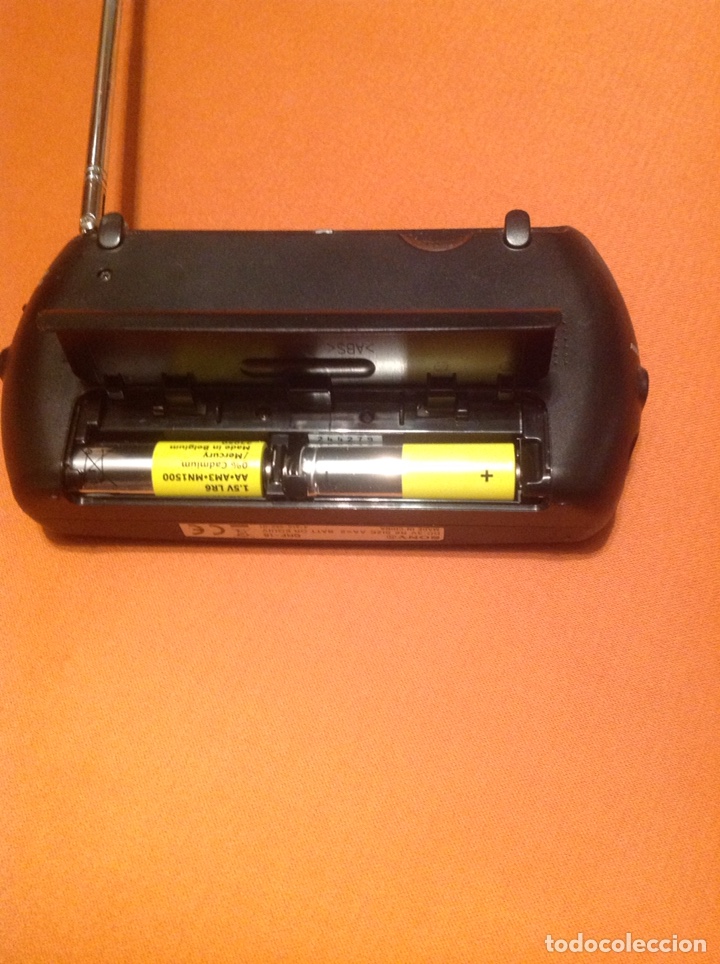 Segunda mano: Radio port&aacute;til - Foto 4