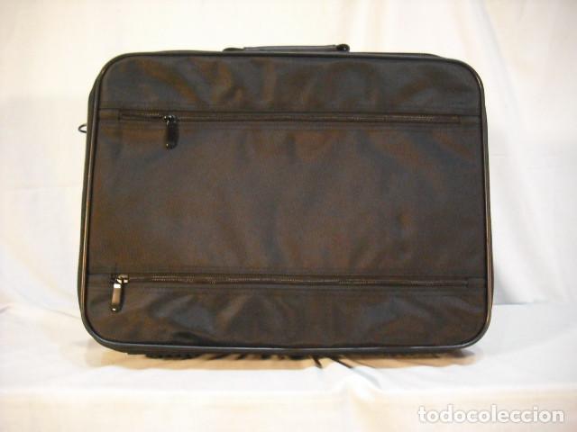 Bolso para PC de piel Nuvola Pelle para hombre, elegante maletín para  ordenador con bandolera y cremallera | Capodagli 1937