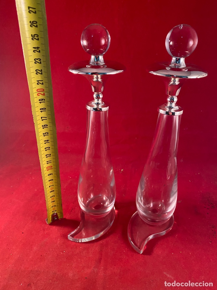 Segunda mano: Pareja de botellas de cristal con tapa de plata - Foto 2