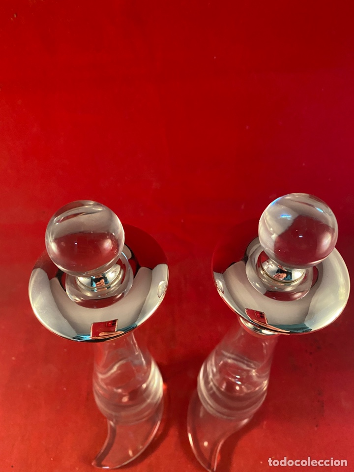 Segunda mano: Pareja de botellas de cristal con tapa de plata - Foto 3