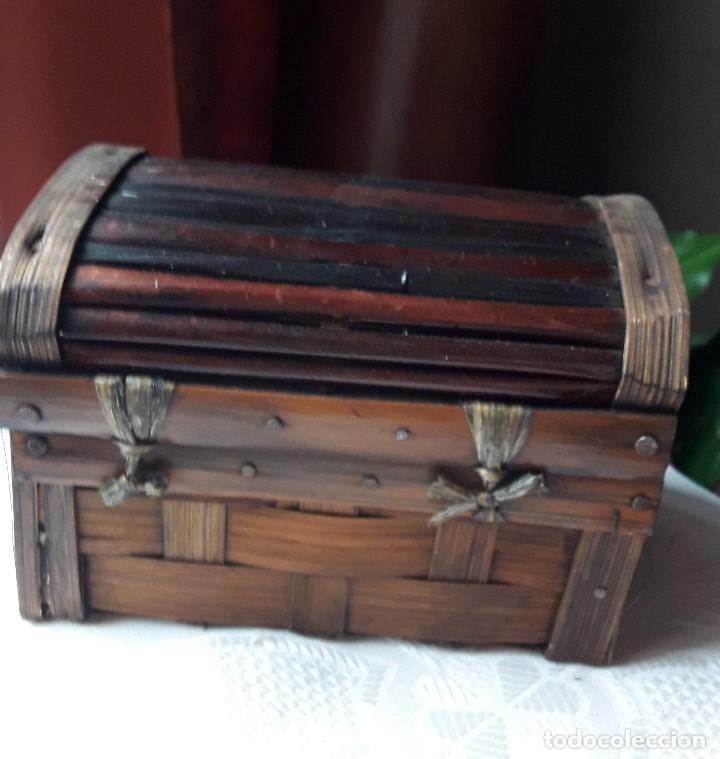 Segunda mano: Ba&uacute;l de ca&ntilde;a y bamb&uacute; peque&ntilde;o - Foto 4
