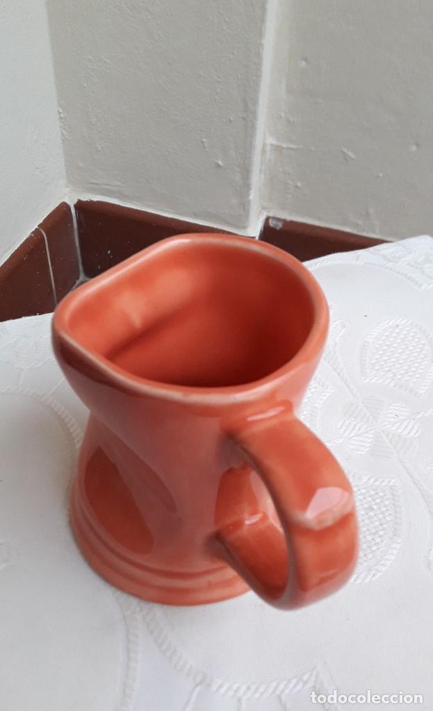 Segunda mano: Tazas de original dise&ntilde;o en azul y salm&oacute;n - Foto 2