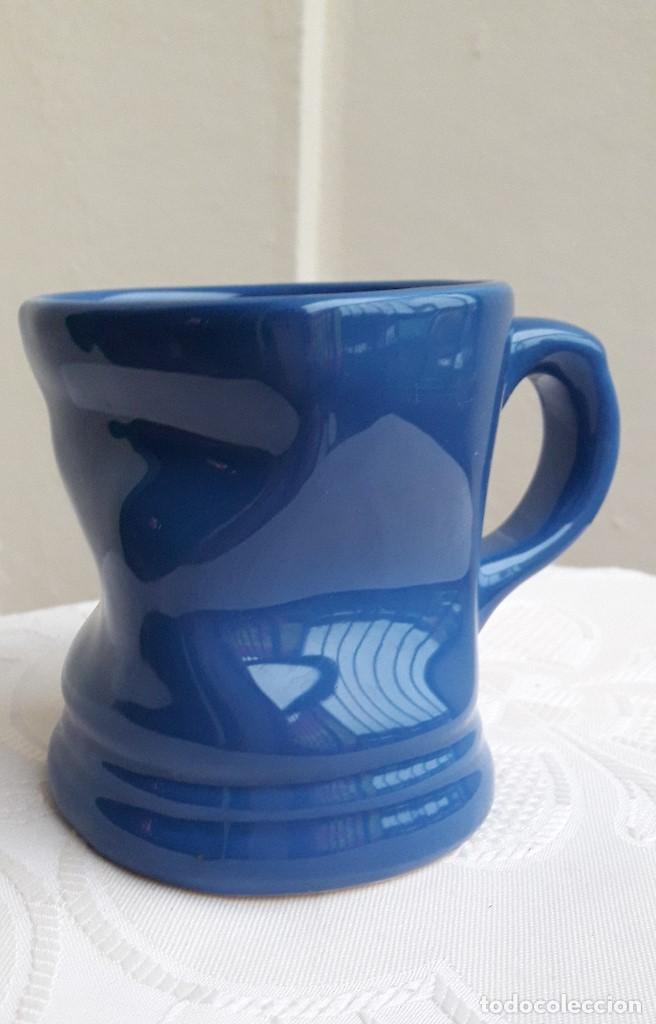 Segunda mano: Tazas de original dise&ntilde;o en azul y salm&oacute;n - Foto 5