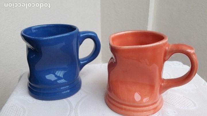 Segunda mano: Tazas de original dise&ntilde;o en azul y salm&oacute;n - Foto 1