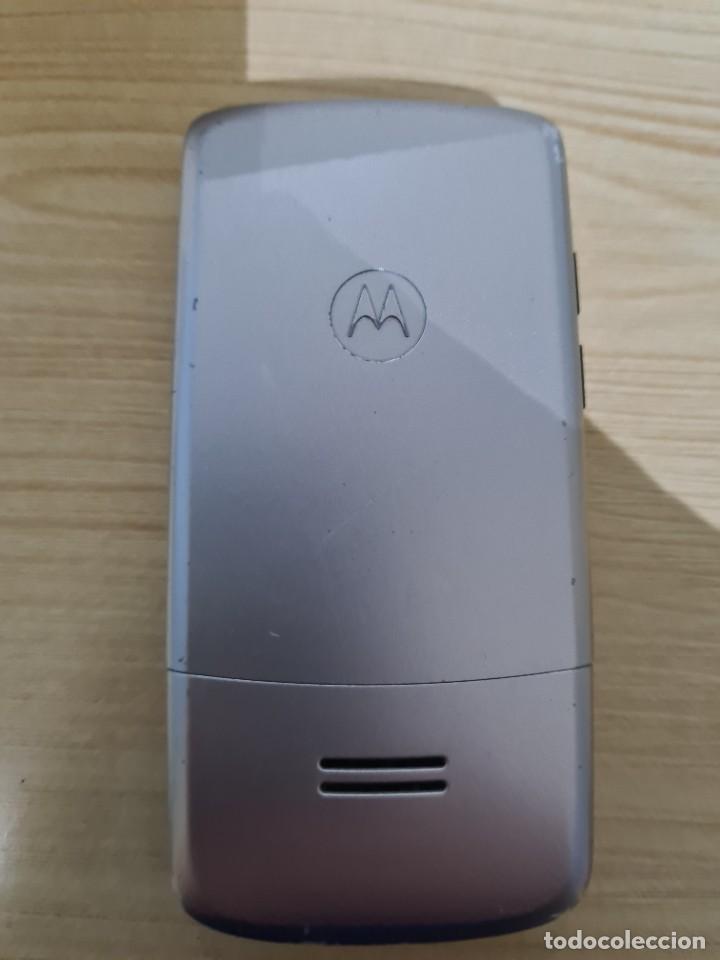 Segunda mano: Tel&eacute;fono Movil - Motorola w220 - Foto 3