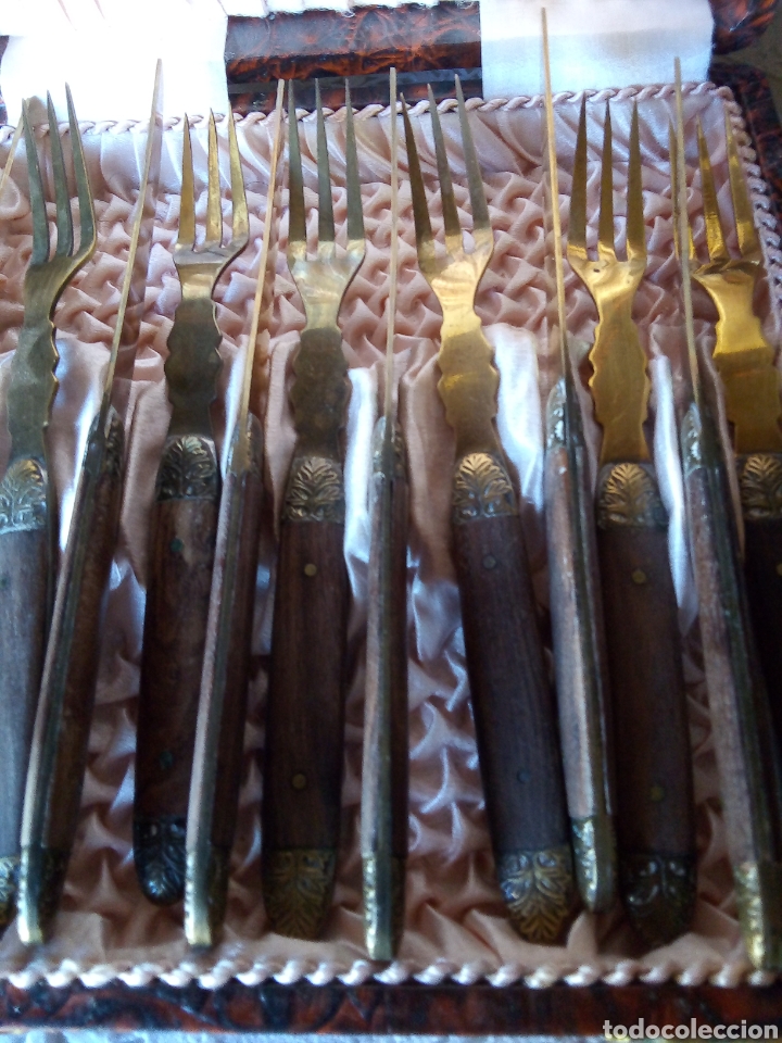 Segunda mano: 6 cuchillos y 6 tenedores de postre dorado - Foto 6