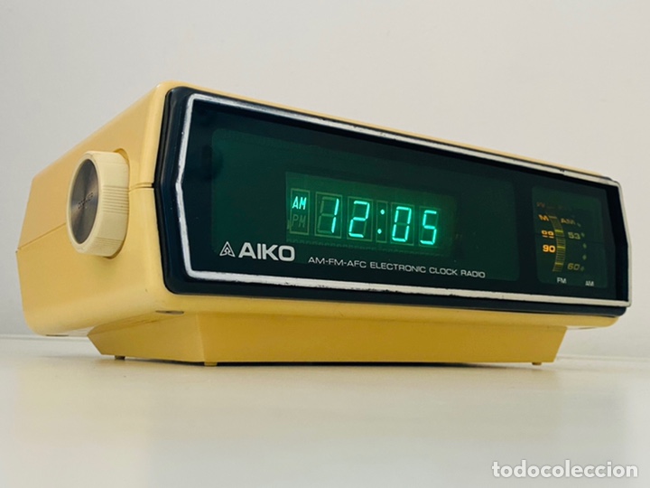 Segunda mano: Aiko Electronic Clock Radio Vintage - Foto 1