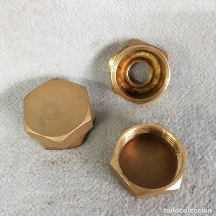 Segunda mano: Tapas de laton o bronce 51 mm. - Foto 1