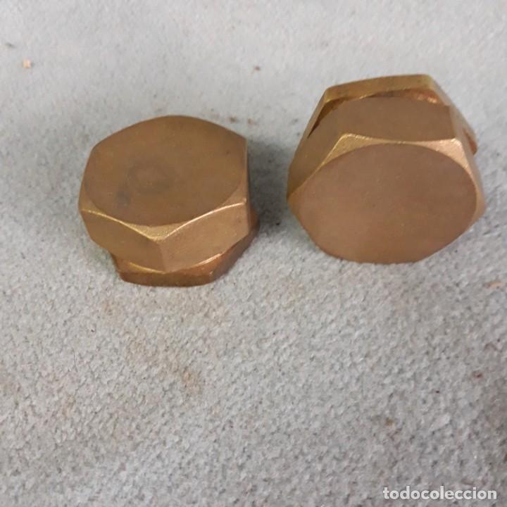 Segunda mano: Tapas de laton o bronce 51 mm. - Foto 2