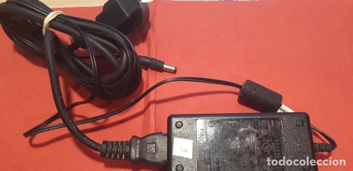 Segunda mano: 03-00160 -transformador PHIHONG-12 volt- 1.5 Amp- - Foto 1
