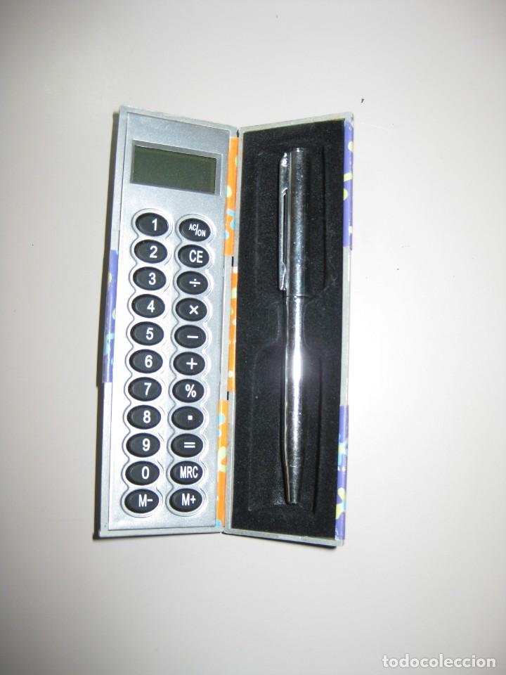 Segunda mano: CALCULADORA Y BOLIGRAFO DE BOLSILLO - Foto 1