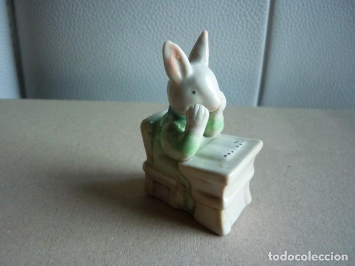 Segunda mano: Figura porcelana - Silvanian? 7 cm - Foto 1