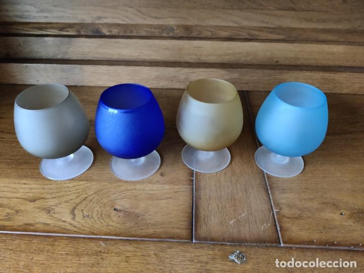 Segunda mano: juego de 4 copas de licor peque&ntilde;as. colores - Foto 1