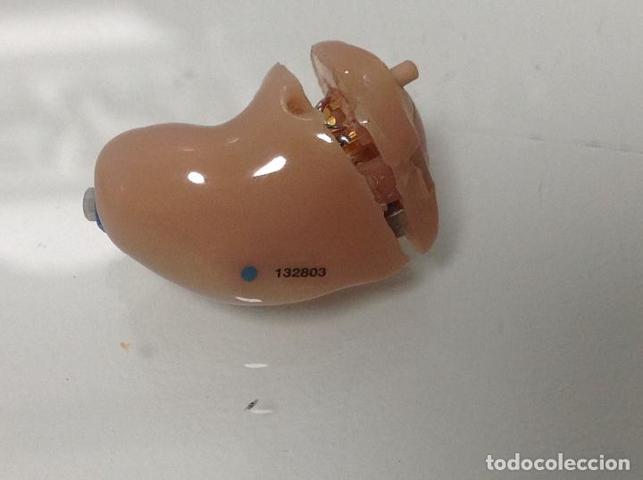 Segunda mano: Audifono o&iacute;do derecho. Carcasa despegada - Foto 1