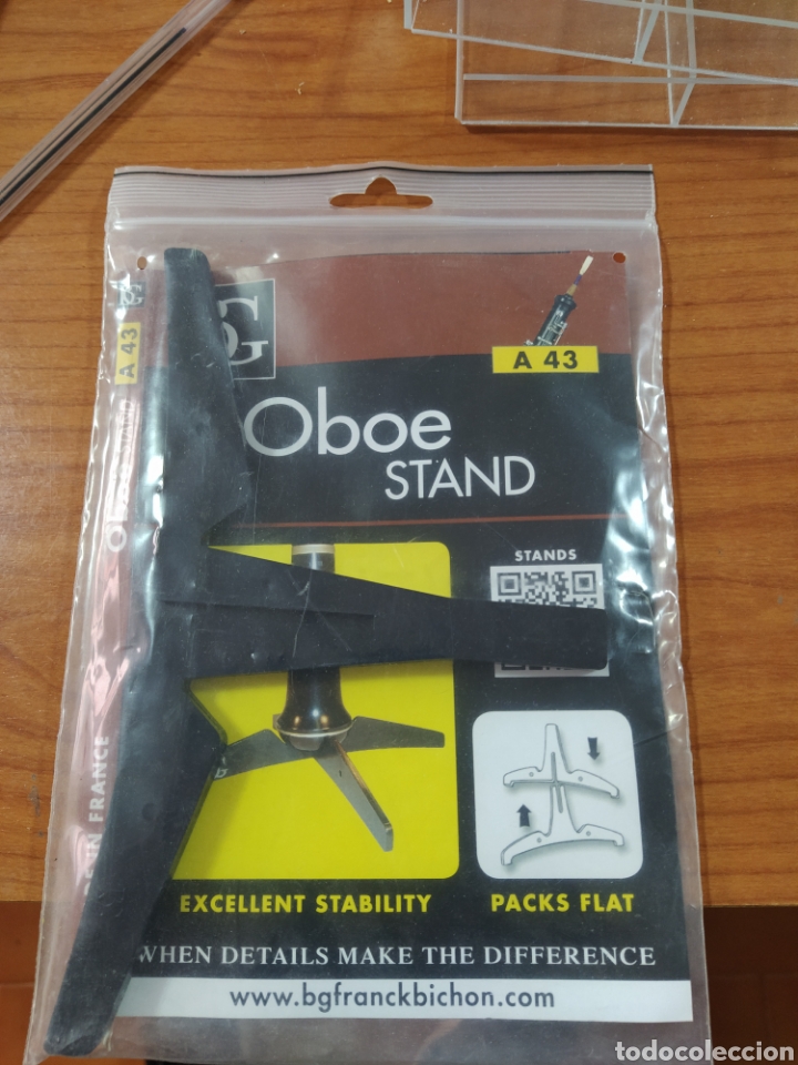 Segunda mano: Soporte suelo para oboe - Foto 1