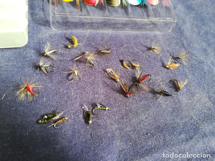 Segunda mano: LOTE DE CEBOS DE PESCA - CUCHARILLAS - PLUMAS - Foto 3